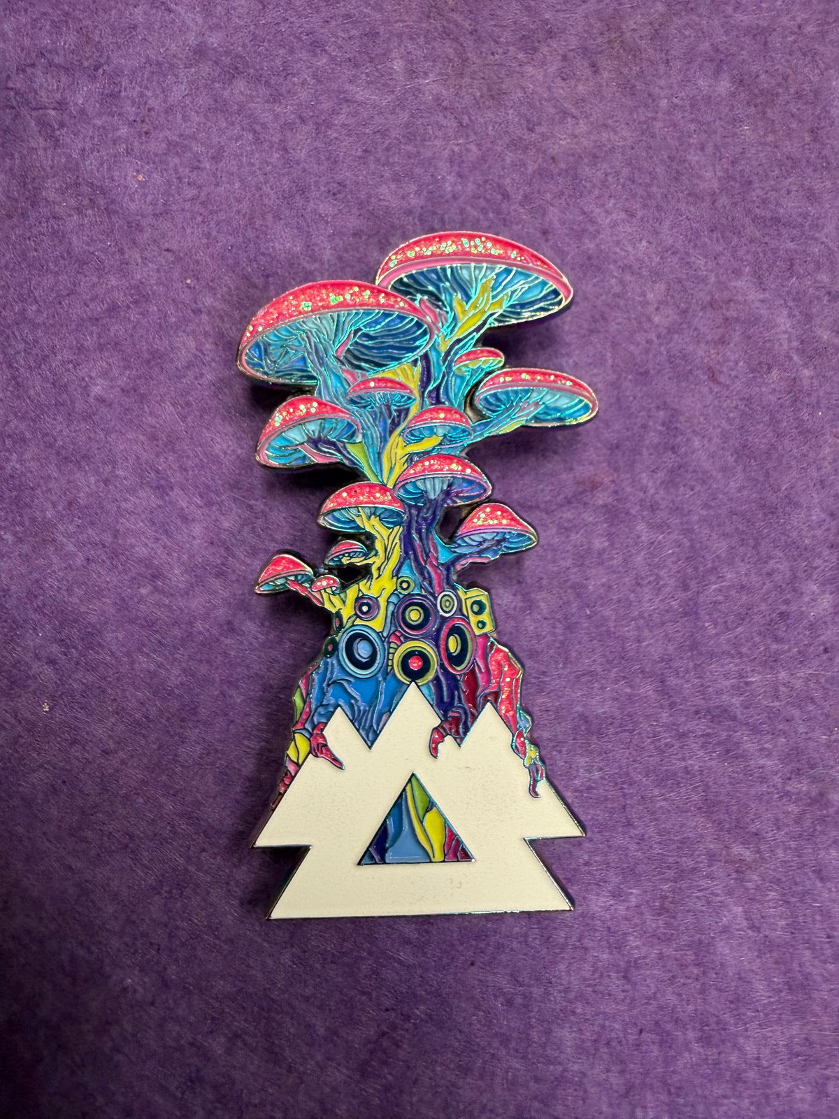 LE WAKAAN Mushroom Pin